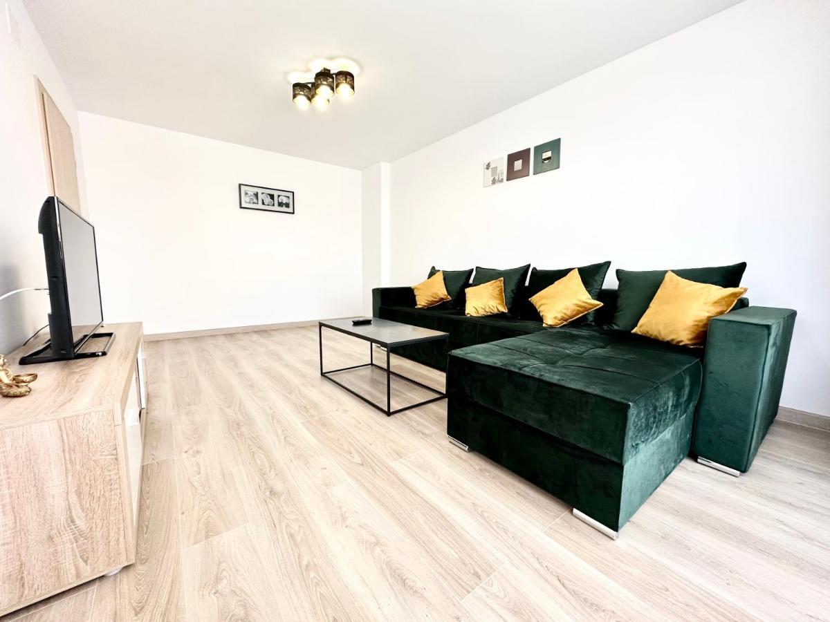Urban Plaza Astra - Rise Private Apartments & Suites Braşov Extérieur photo